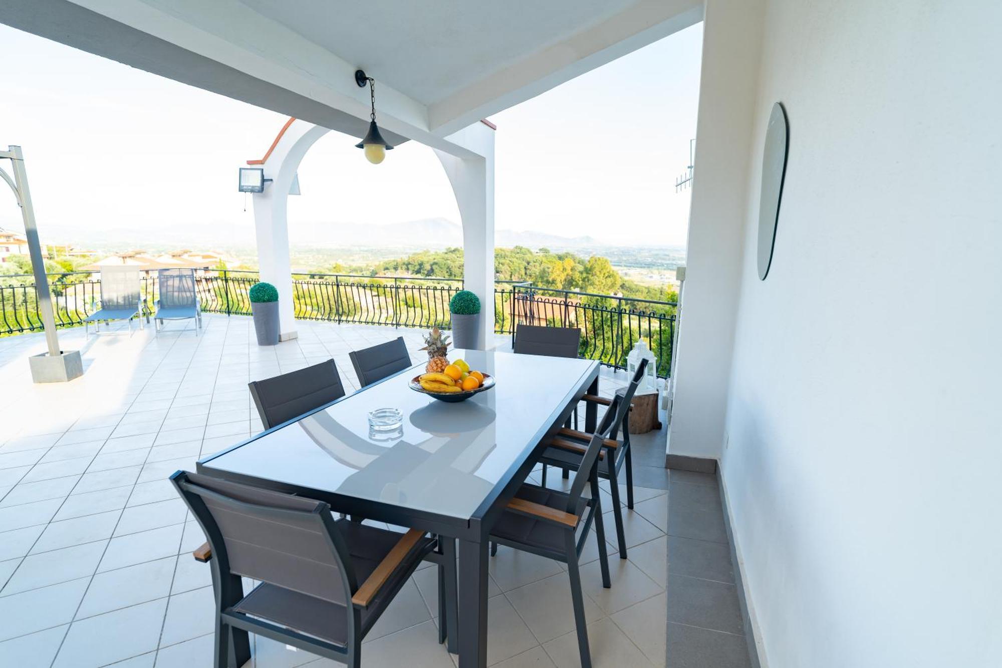 Villa Del Pino, Terrazza Vista Mare Minturno Exterior photo